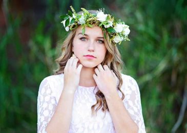 Is it fashion to take a photoshoot with a flower crown?