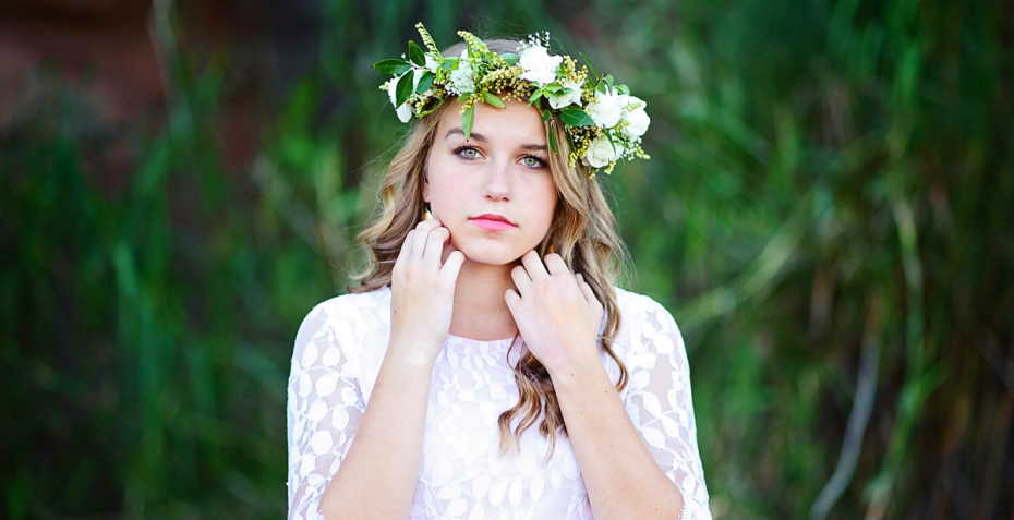 Is it fashion to take a photoshoot with a flower crown?